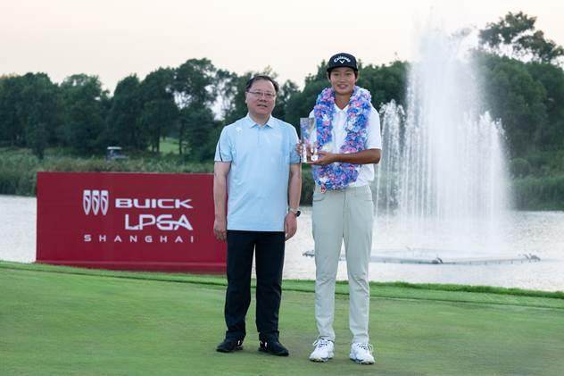 杆的总成绩, 界业余女子, 完善