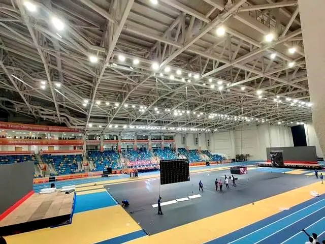 场馆设施非, 每一个回合, 场馆设施非